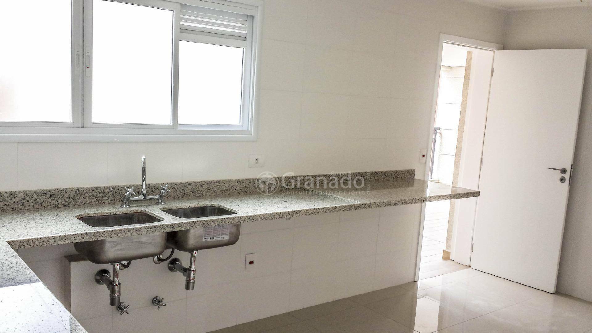 Apartamento à venda com 4 quartos, 260m² - Foto 1