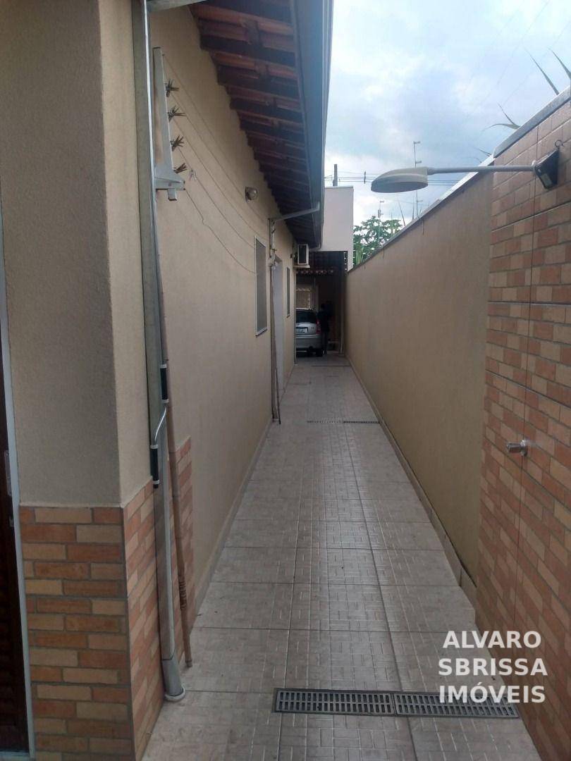 Casa à venda com 2 quartos, 69m² - Foto 8