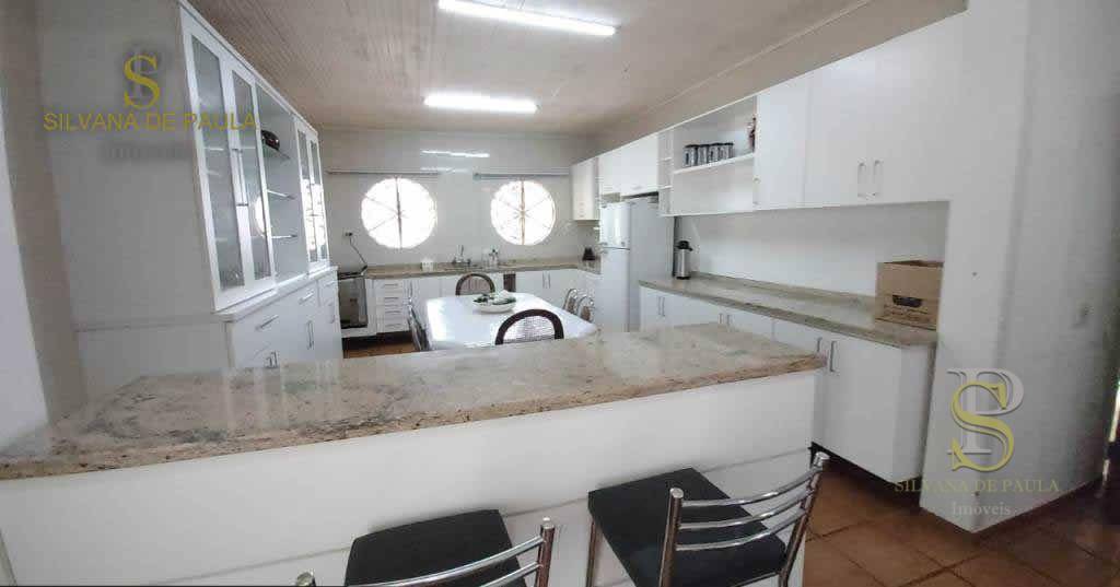 Chácara à venda com 8 quartos, 350m² - Foto 17