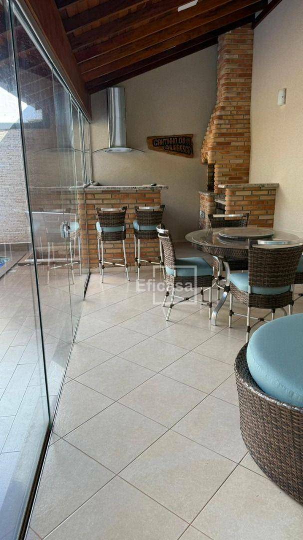 Casa para alugar com 3 quartos, 220m² - Foto 8