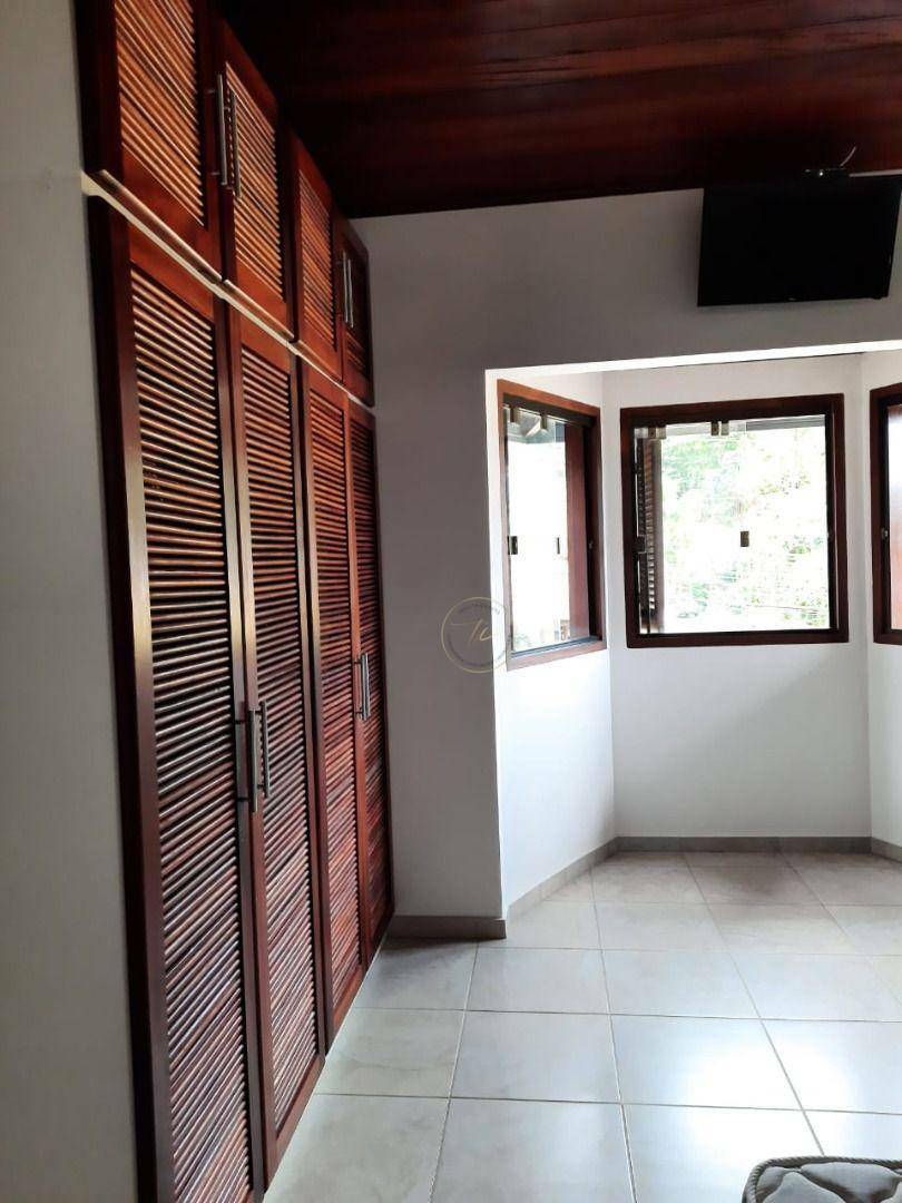 Casa à venda e aluguel com 6 quartos, 320m² - Foto 7