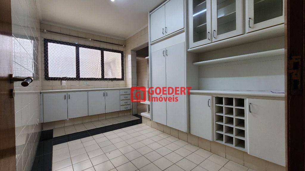 Apartamento para alugar com 4 quartos, 168m² - Foto 11