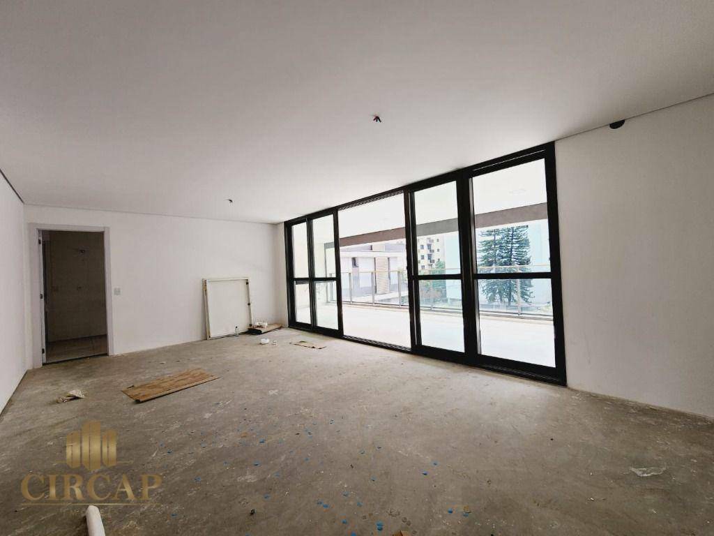 Apartamento à venda com 4 quartos, 236m² - Foto 4