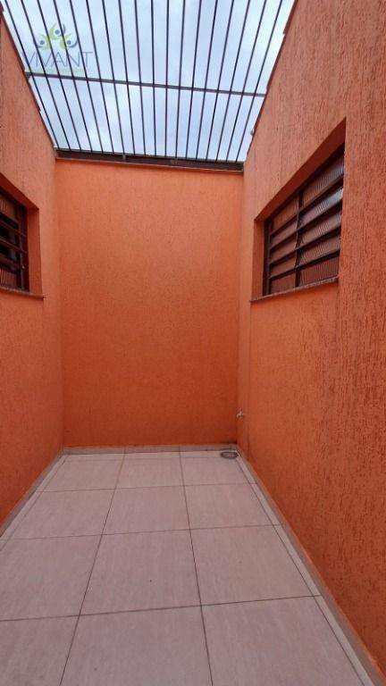 Casa para alugar com 4 quartos, 280m² - Foto 30