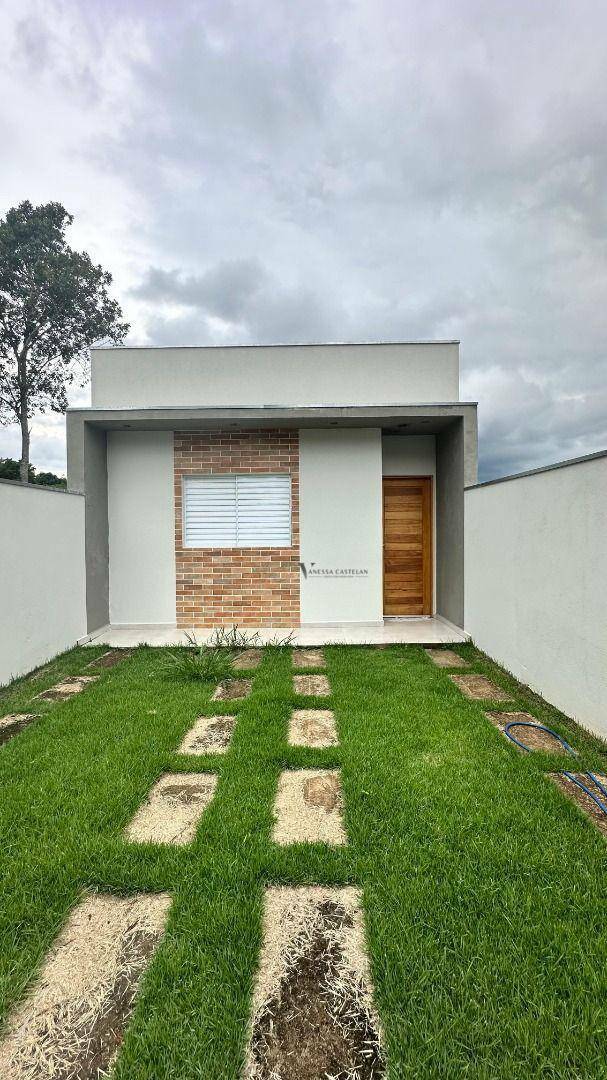 Casa à venda com 2 quartos, 75m² - Foto 1