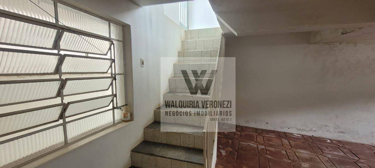 Casa para alugar com 3 quartos, 200m² - Foto 5