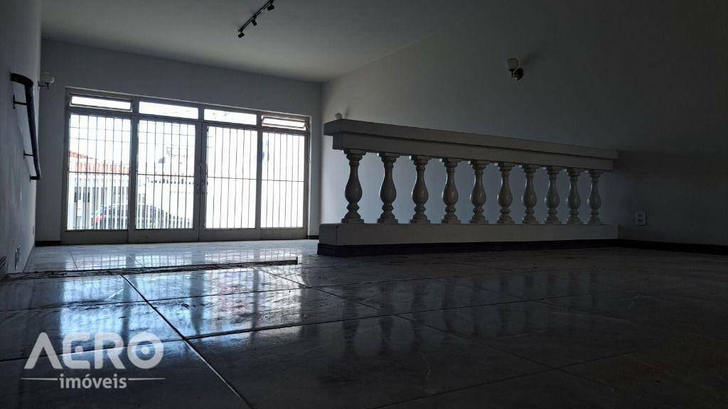 Casa para alugar com 7 quartos, 288m² - Foto 24