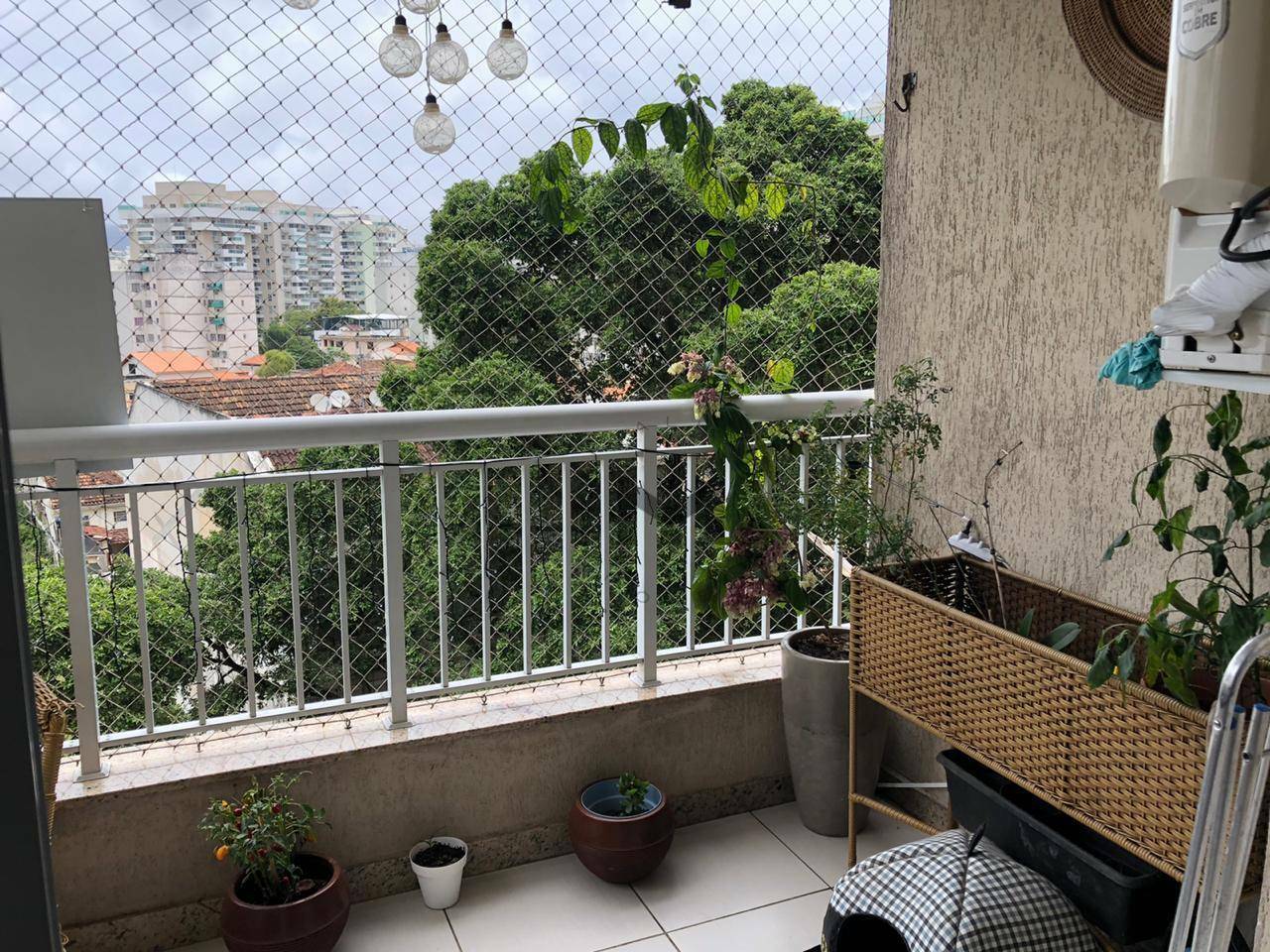 Apartamento à venda com 3 quartos, 98m² - Foto 3