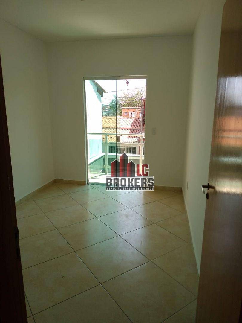 Sobrado à venda com 3 quartos, 210m² - Foto 2