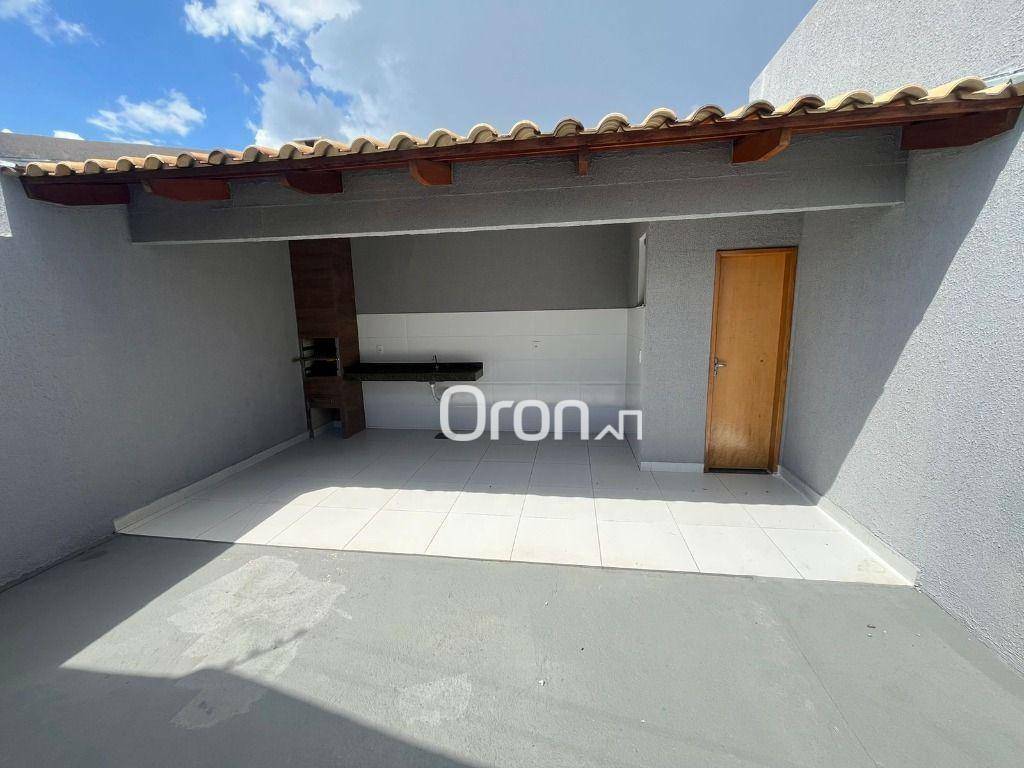 Casa à venda com 3 quartos, 117m² - Foto 2