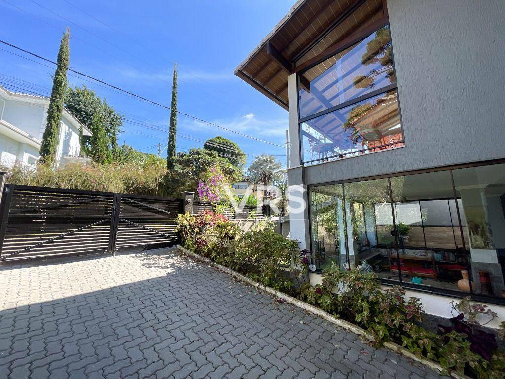 Casa de Condomínio à venda com 4 quartos, 250m² - Foto 3