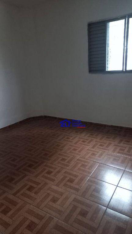 Casa para alugar com 3 quartos, 105m² - Foto 4