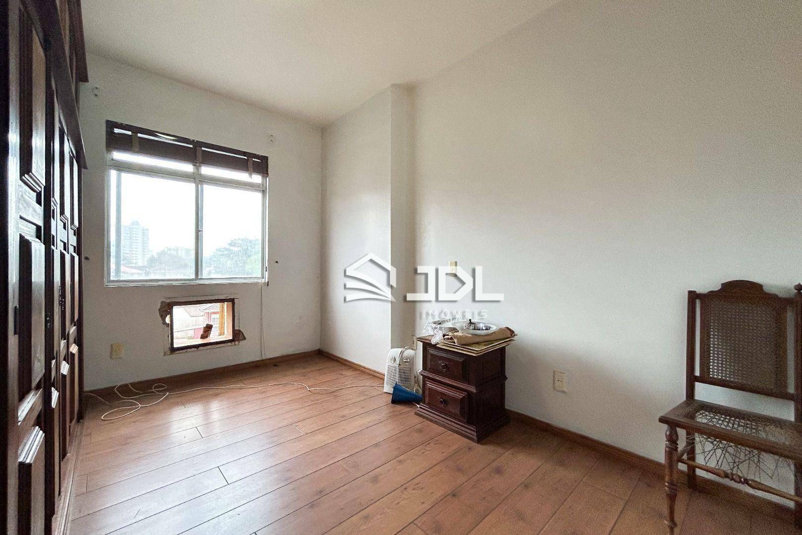 Apartamento à venda com 3 quartos, 121m² - Foto 9