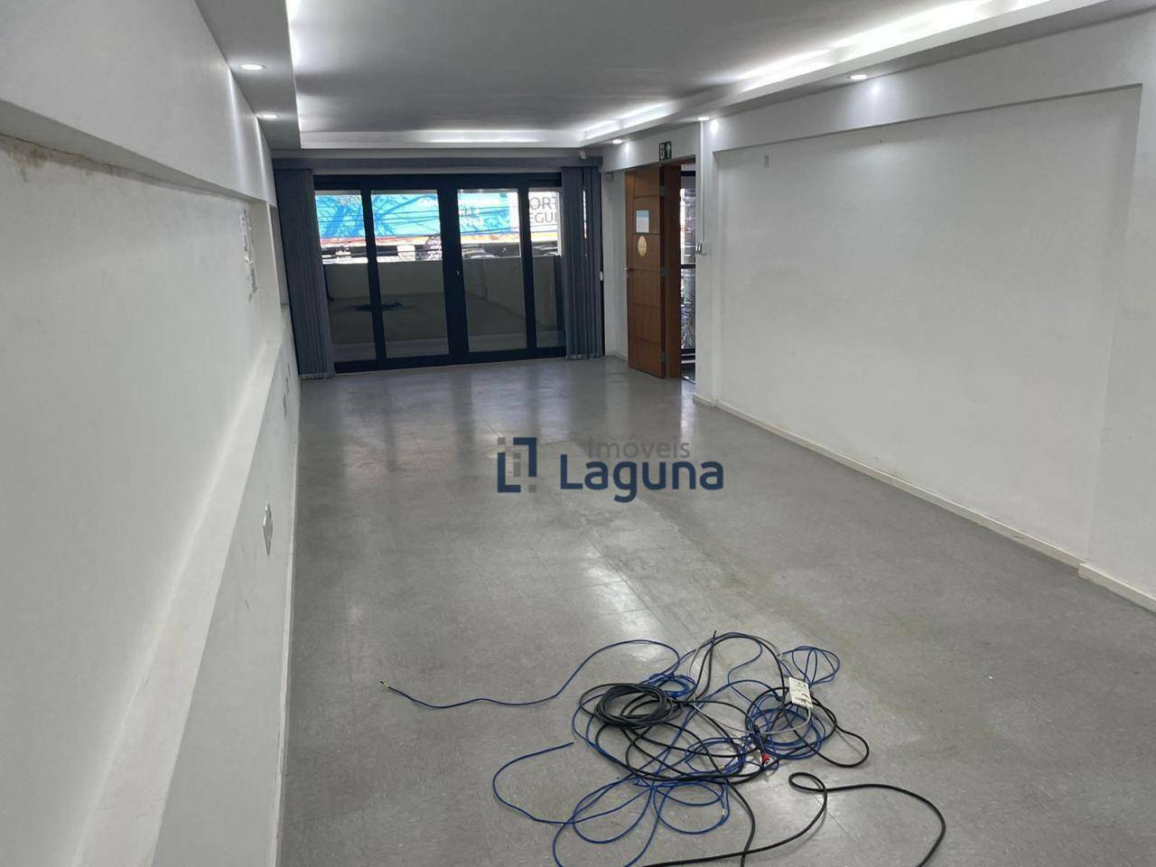 Prédio Inteiro para alugar, 2100m² - Foto 3