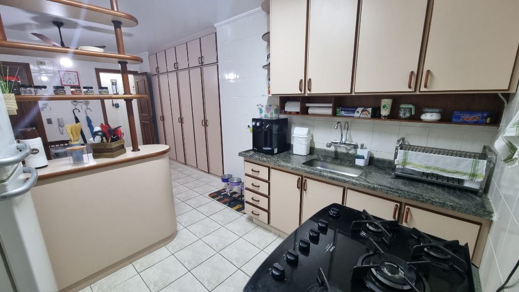 Apartamento à venda com 3 quartos, 140m² - Foto 32