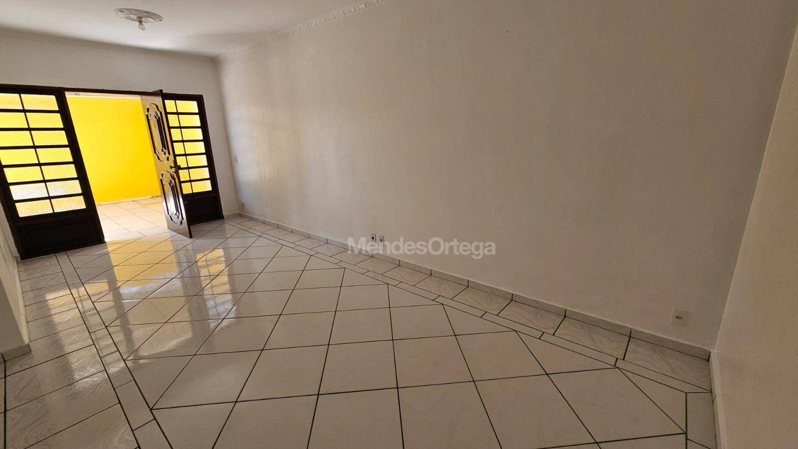 Casa para alugar com 2 quartos, 117m² - Foto 3