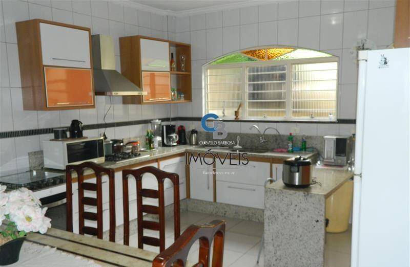 Sobrado à venda com 4 quartos, 300m² - Foto 4