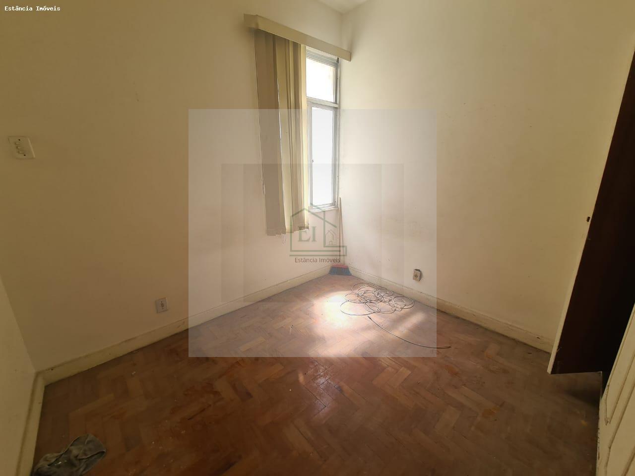 Apartamento à venda com 2 quartos, 70m² - Foto 15