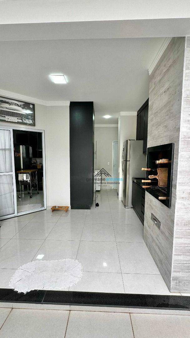 Casa de Condomínio à venda com 3 quartos, 142m² - Foto 3