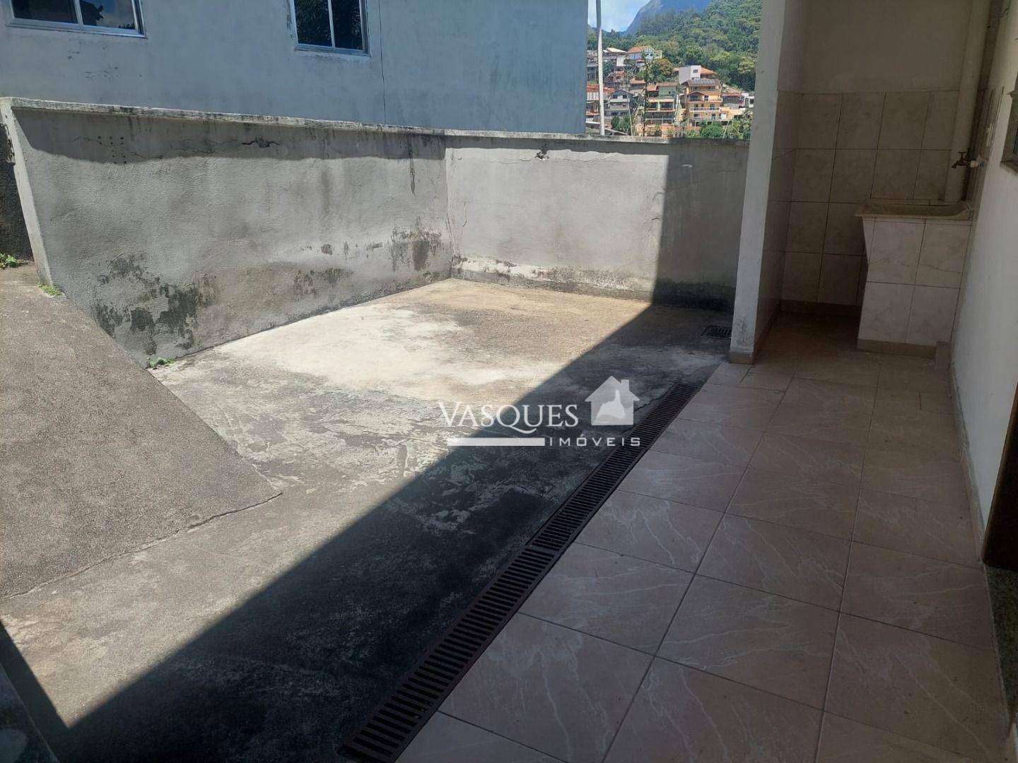 Casa para alugar com 2 quartos, 50m² - Foto 2