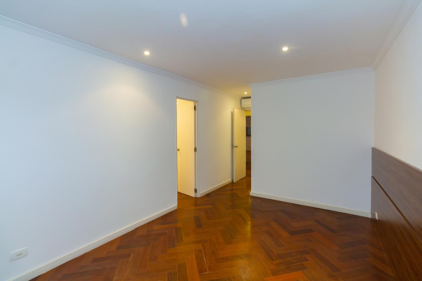 Apartamento para alugar com 3 quartos, 180m² - Foto 21