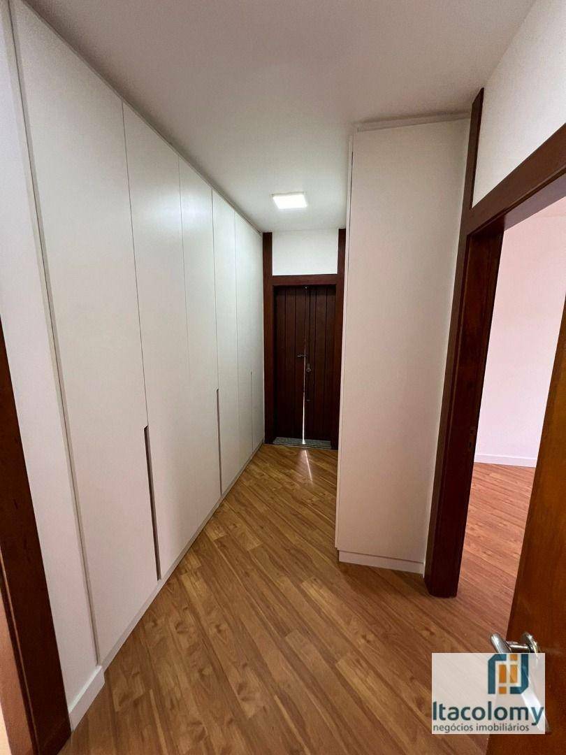 Casa de Condomínio para alugar com 4 quartos, 450m² - Foto 27