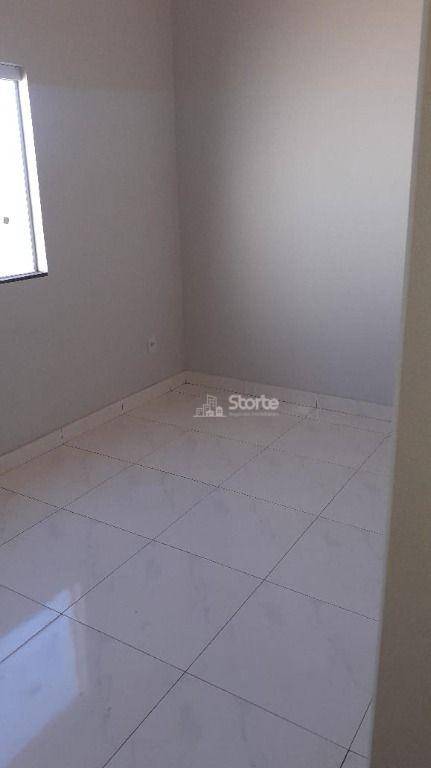 Casa à venda com 3 quartos, 70m² - Foto 11