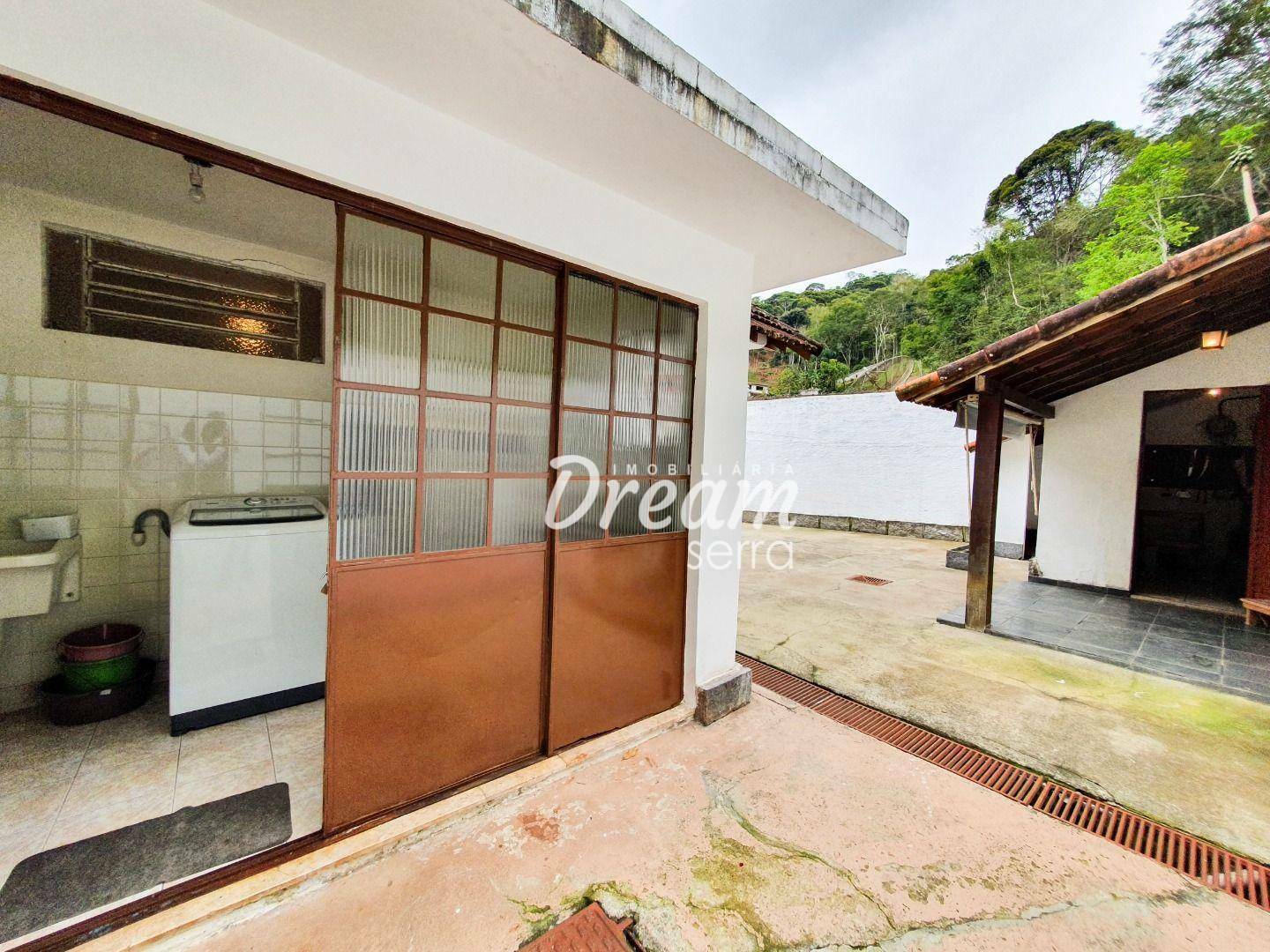 Casa à venda com 5 quartos, 243m² - Foto 34