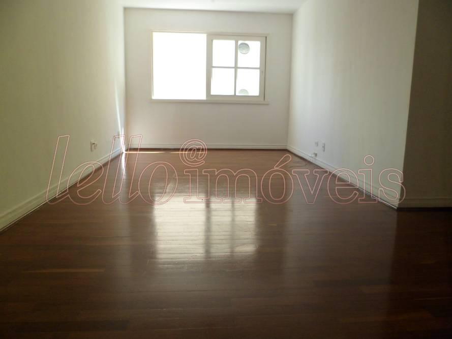 Apartamento para alugar com 3 quartos, 127m² - Foto 2