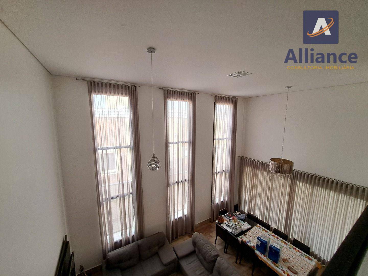 Casa de Condomínio para alugar com 4 quartos, 320m² - Foto 33