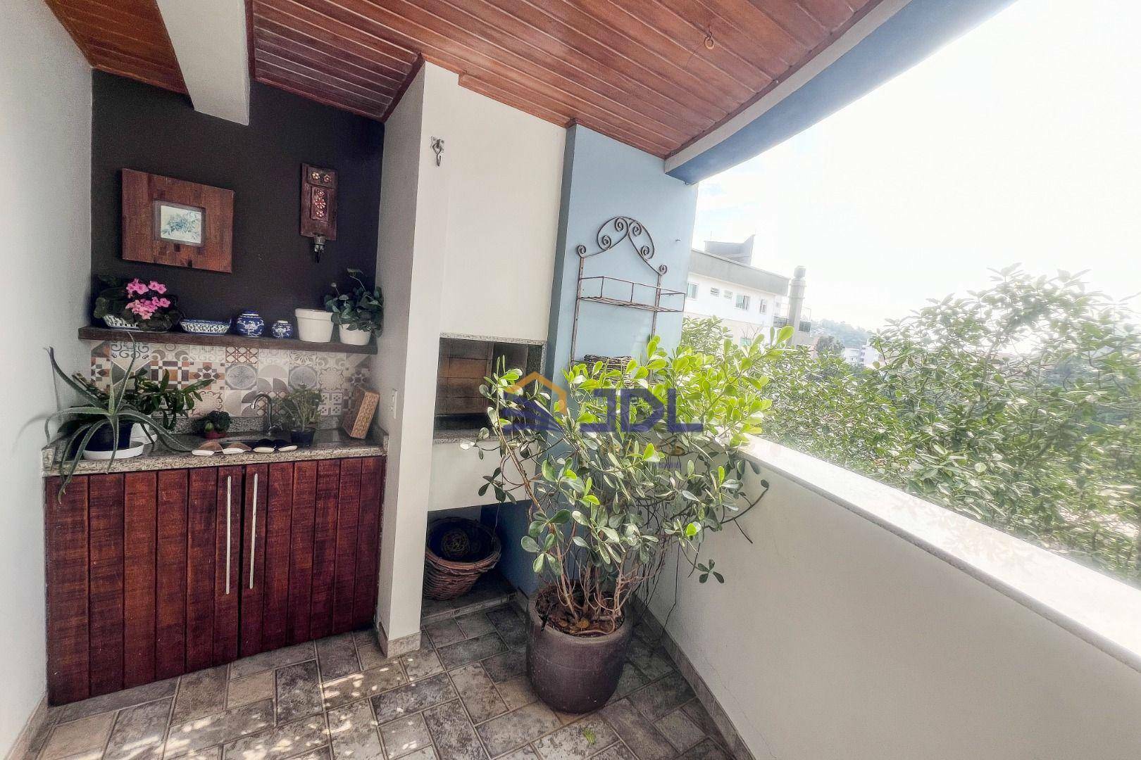 Apartamento à venda com 3 quartos, 101m² - Foto 3