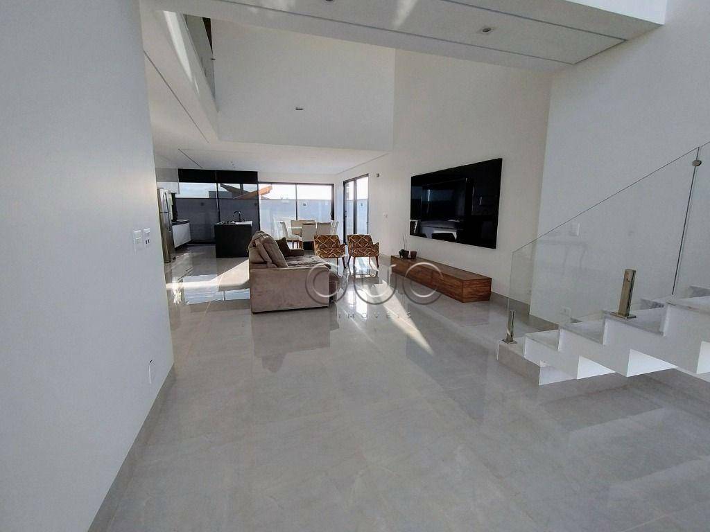 Casa de Condomínio à venda com 3 quartos, 251m² - Foto 3