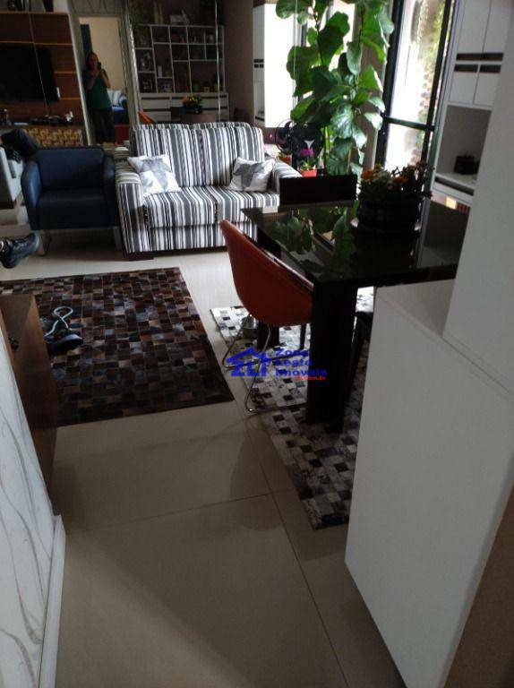 Apartamento à venda com 2 quartos, 70m² - Foto 2