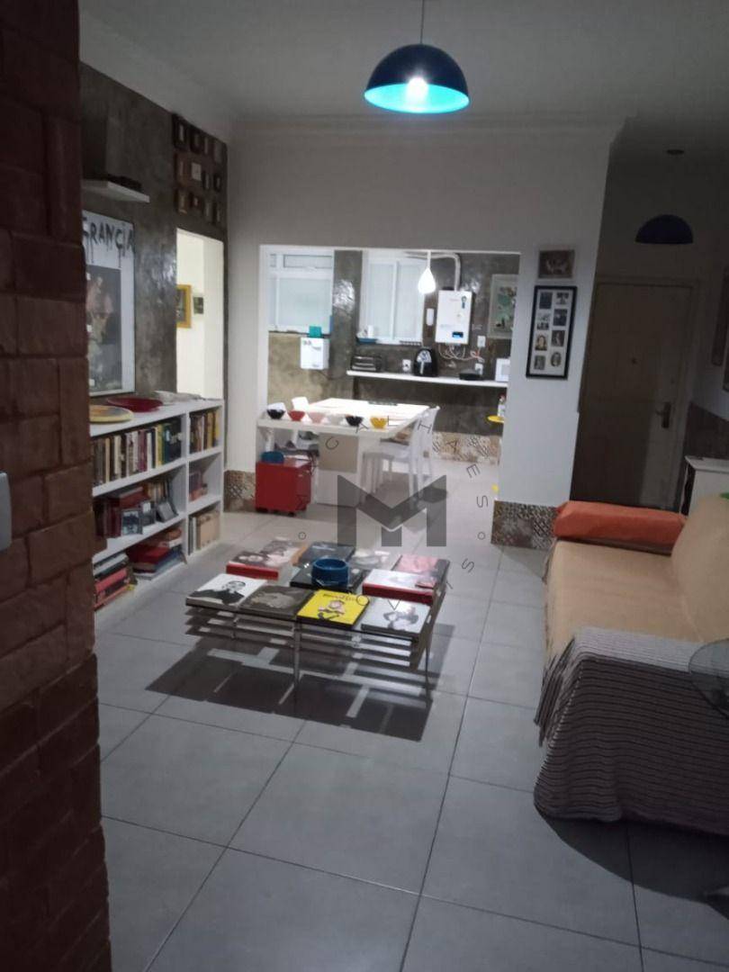 Apartamento à venda com 3 quartos, 130m² - Foto 2