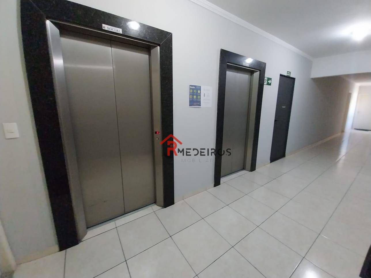 Apartamento à venda com 2 quartos, 75m² - Foto 27