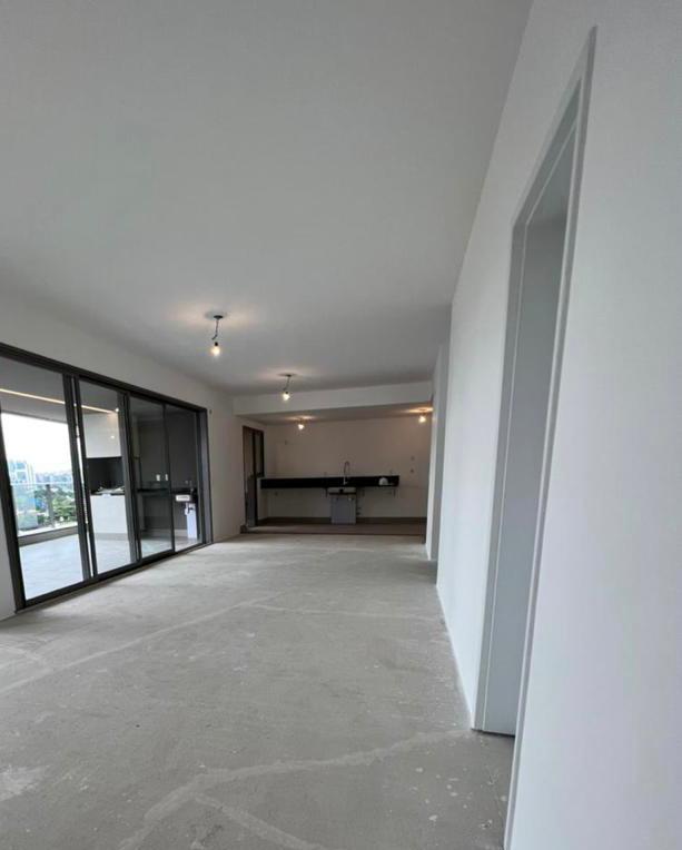 Apartamento à venda com 3 quartos, 131m² - Foto 1