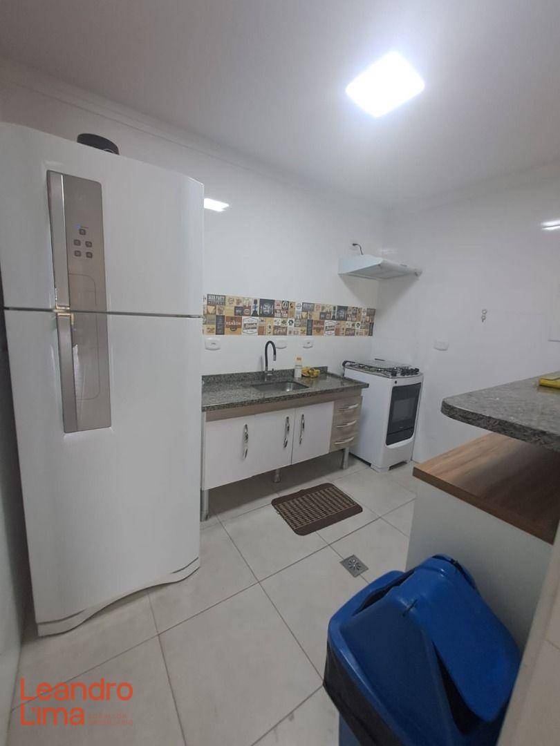 Apartamento para alugar com 3 quartos, 76m² - Foto 5