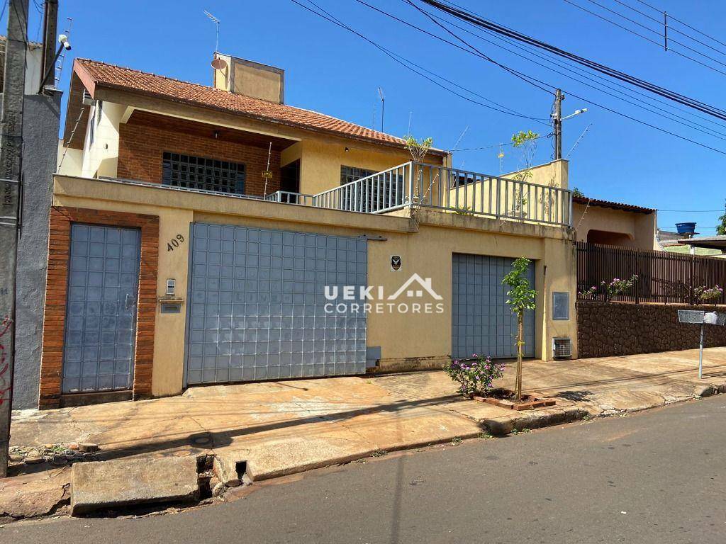 Casa à venda com 5 quartos, 272m² - Foto 2