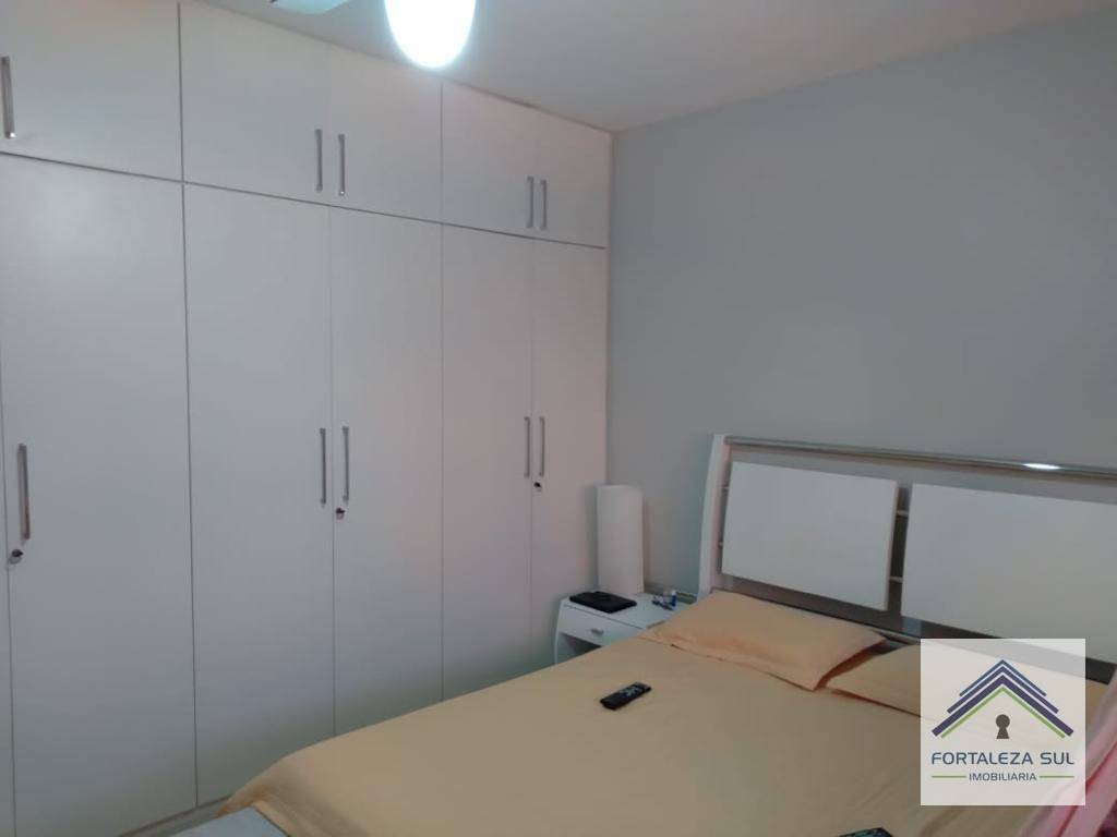 Apartamento à venda com 4 quartos, 197m² - Foto 17