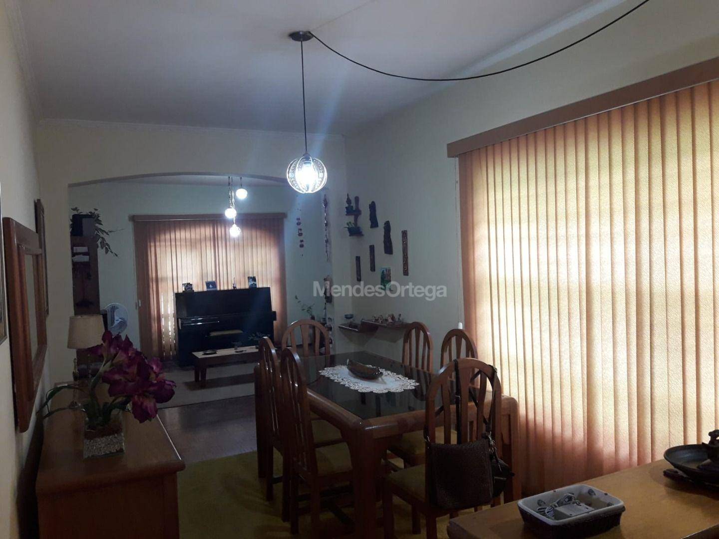 Casa à venda com 3 quartos, 240m² - Foto 3