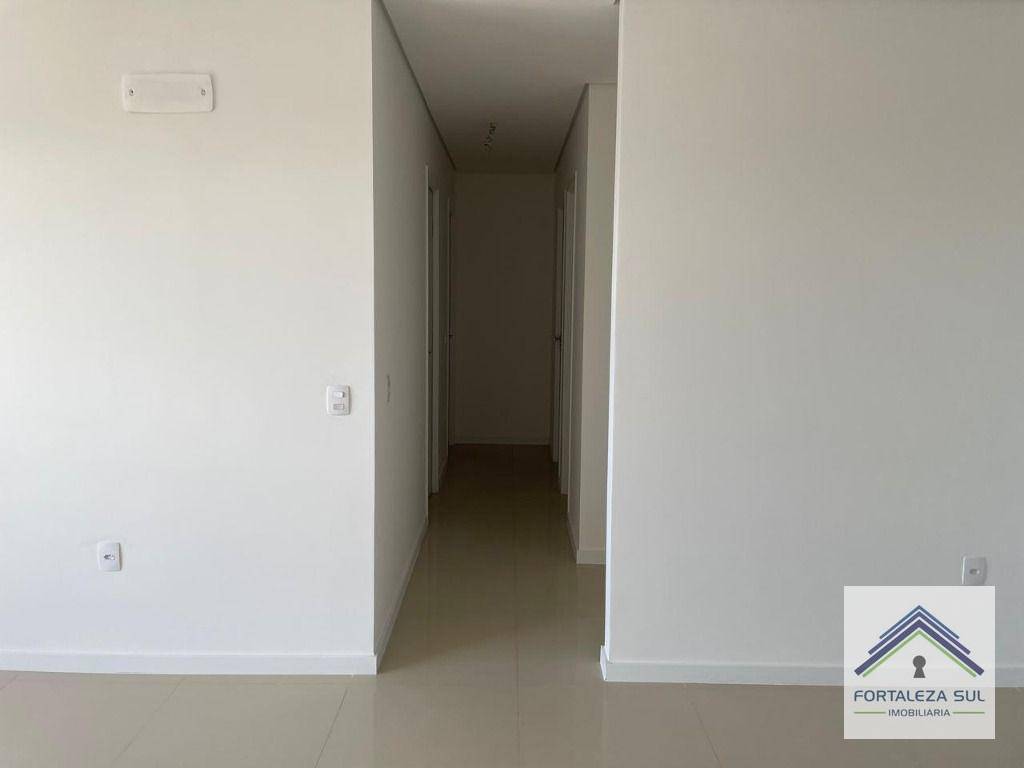 Apartamento à venda com 3 quartos, 107m² - Foto 23