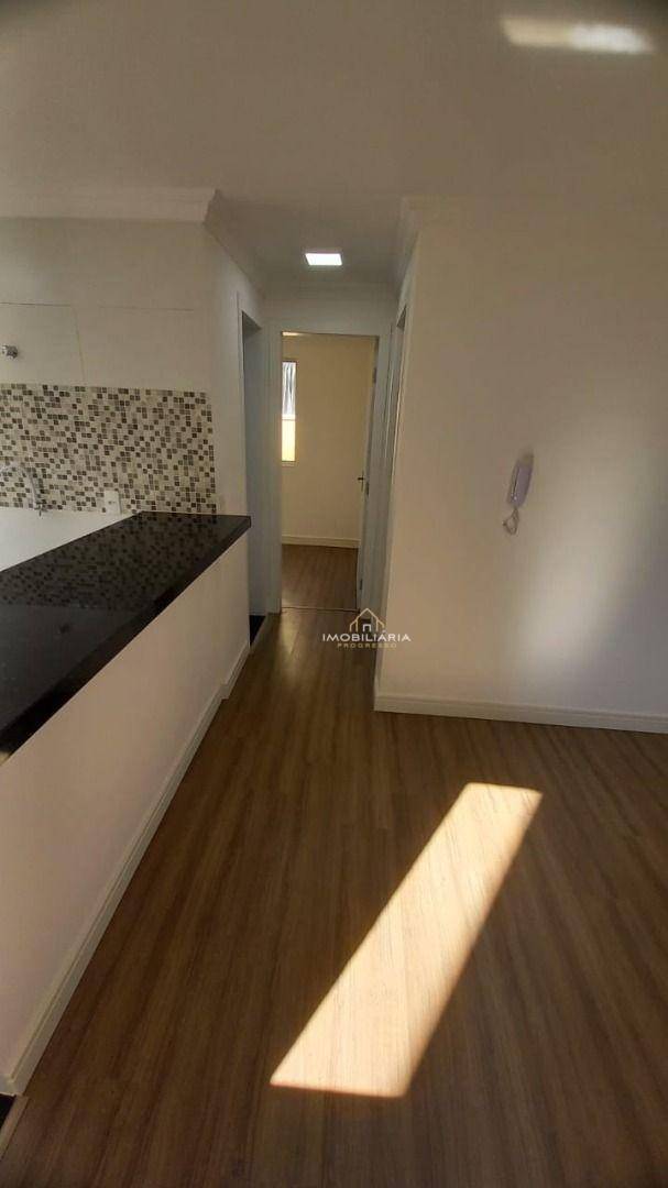 Apartamento à venda com 2 quartos, 42m² - Foto 2