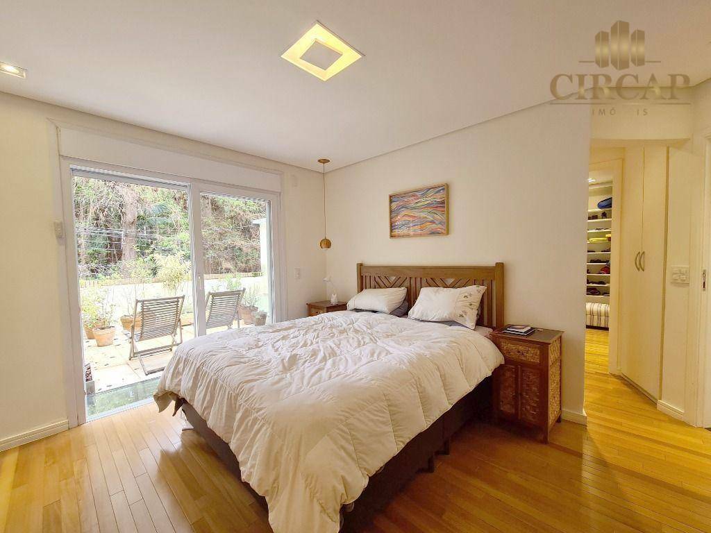 Casa à venda com 3 quartos, 228m² - Foto 18