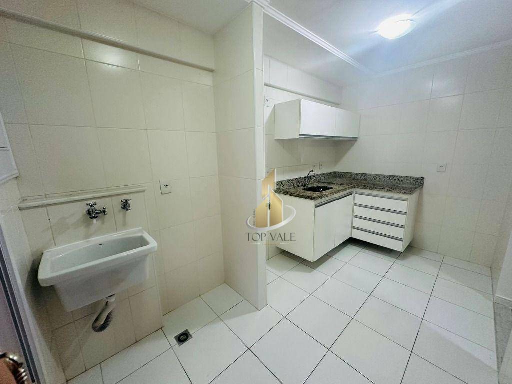 Apartamento à venda com 2 quartos, 67m² - Foto 11