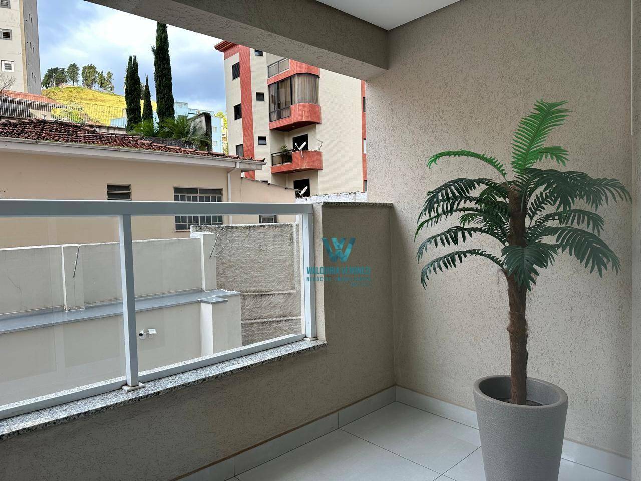Apartamento à venda com 2 quartos, 67m² - Foto 6