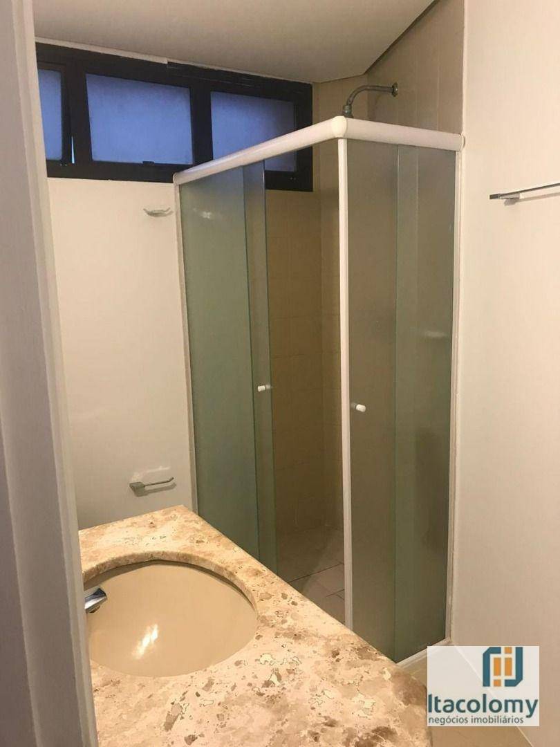 Apartamento para alugar com 3 quartos, 350m² - Foto 17