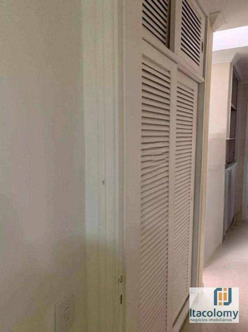 Casa de Condomínio para alugar com 3 quartos, 318m² - Foto 17