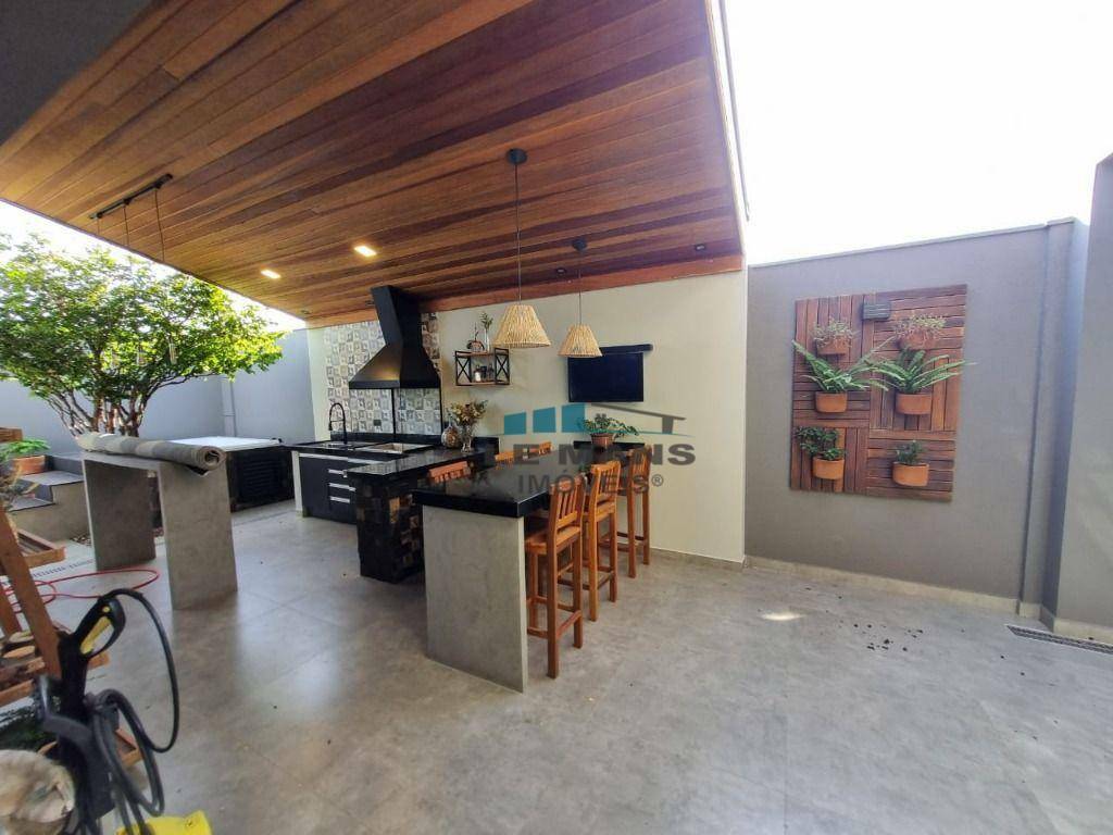 Casa à venda com 3 quartos, 210m² - Foto 8