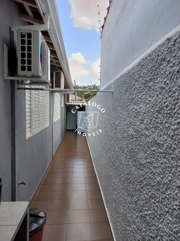 Casa à venda com 4 quartos, 250m² - Foto 15