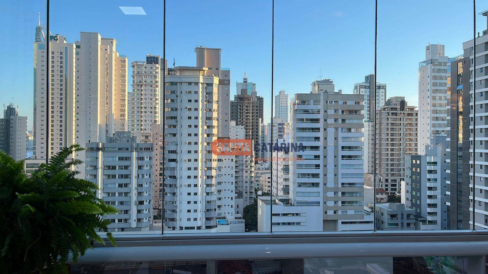 Apartamento à venda com 3 quartos, 119m² - Foto 3